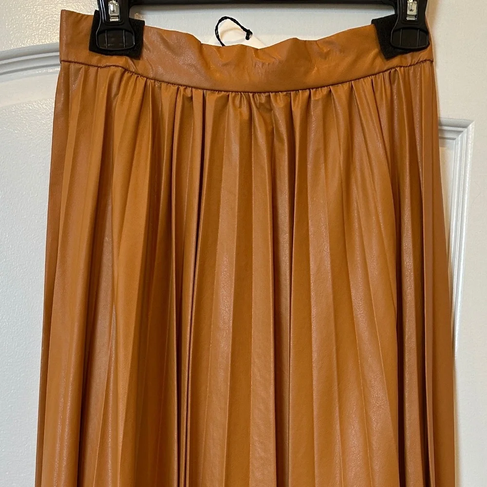 NWT Isabel Marant Davis Asymmetric pleated maxi skirt - faux leather - Picture 3 of 9